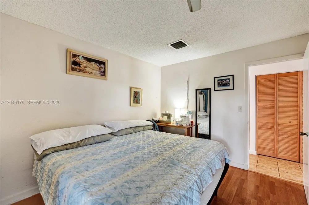 9120 SW 49th St Cooper City, FL 33328