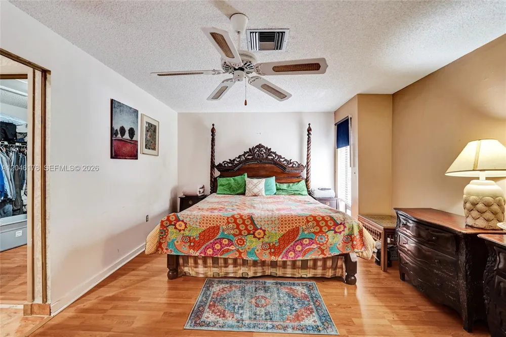 9120 SW 49th St Cooper City, FL 33328