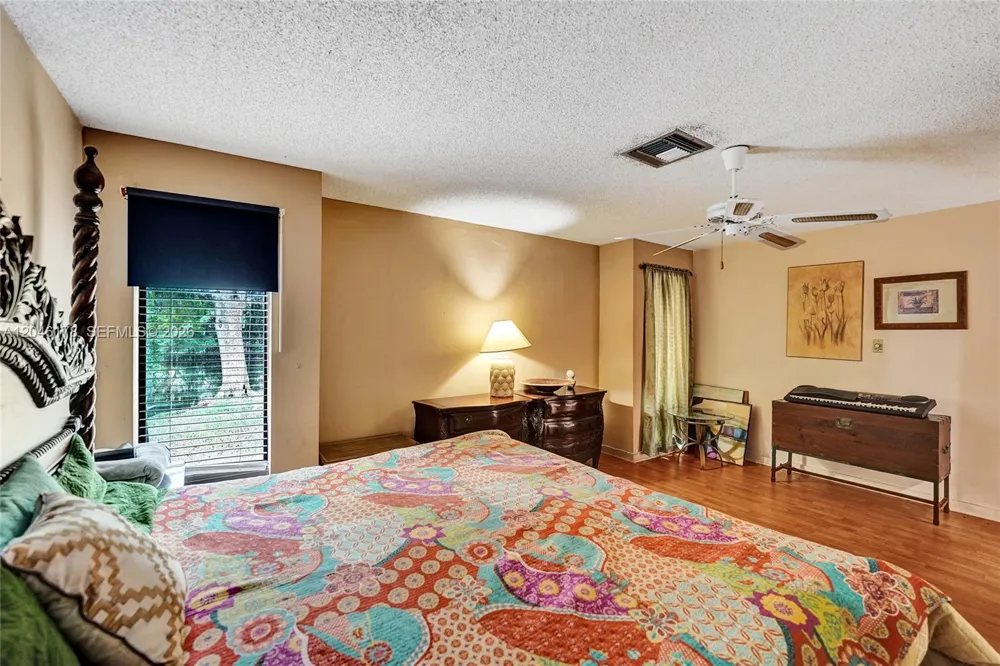 9120 SW 49th St Cooper City, FL 33328