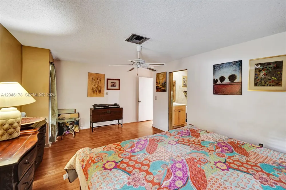 9120 SW 49th St Cooper City, FL 33328