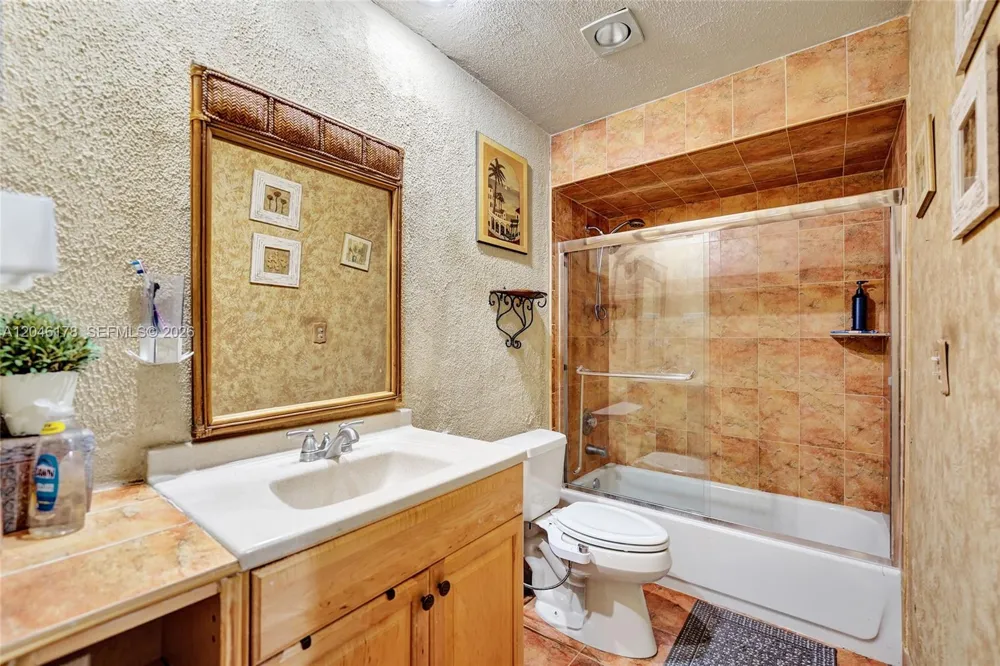 9120 SW 49th St Cooper City, FL 33328