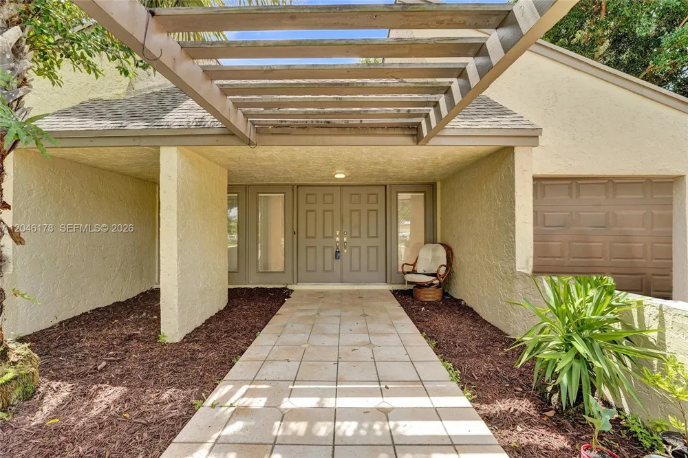 9120 SW 49th St Cooper City, FL 33328