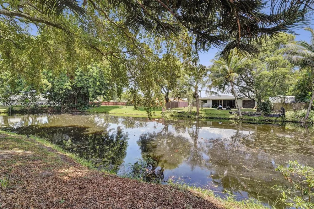9120 SW 49th St Cooper City, FL 33328