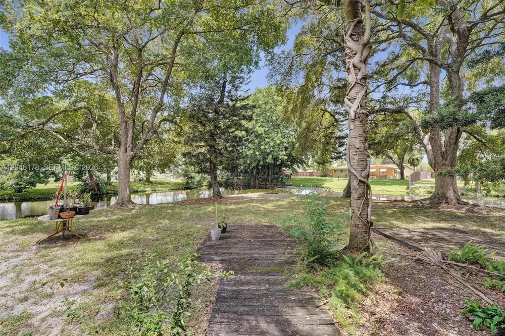 9120 SW 49th St Cooper City, FL 33328