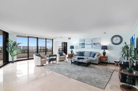 100 Lakeshore Drive #458