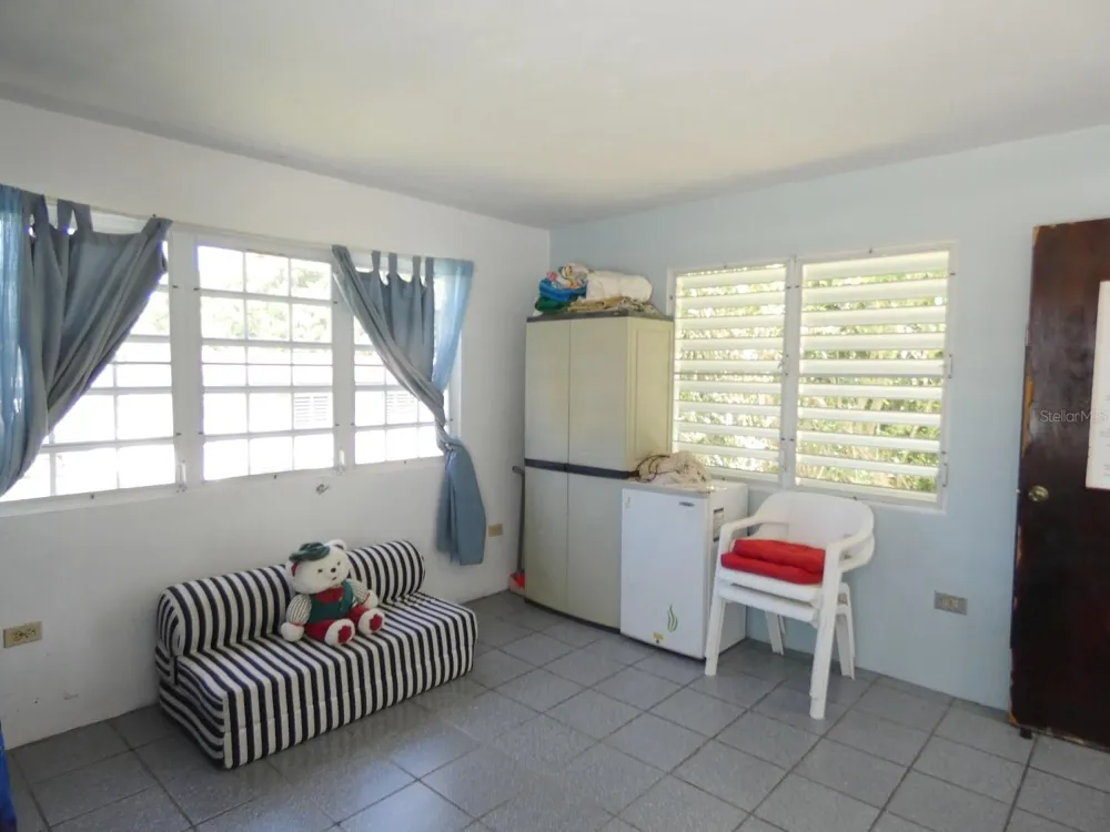 37 CALLE CORAL Vieques, PR 00765