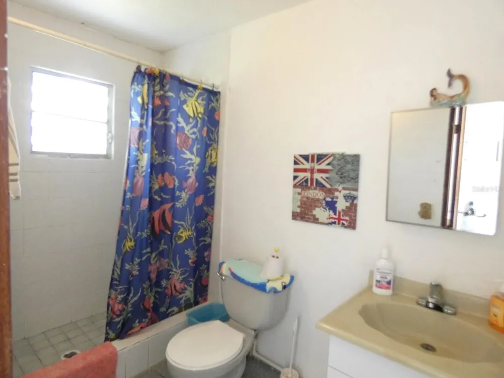 37 CALLE CORAL Vieques, PR 00765