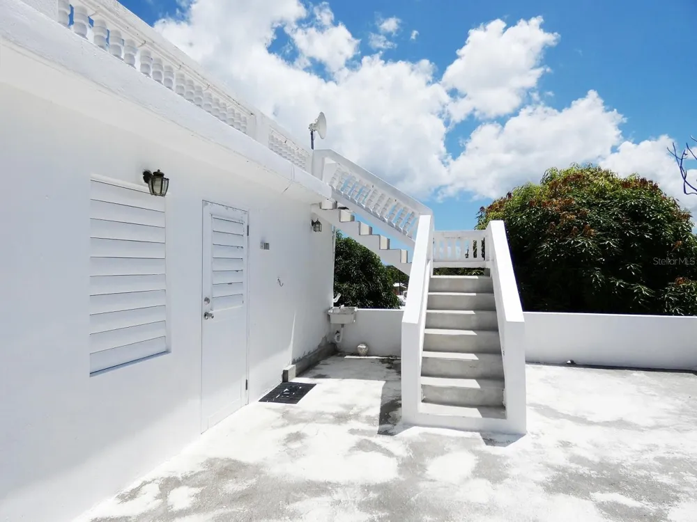 37 CALLE CORAL Vieques, PR 00765