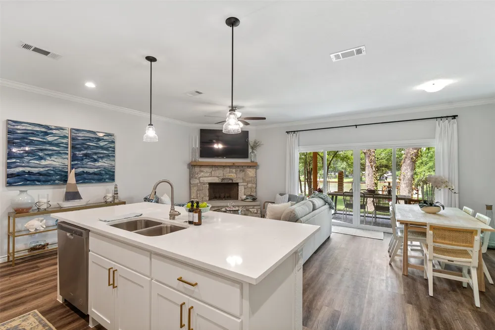 225 Ben Lacy Drive Gun Barrel City, TX 75156