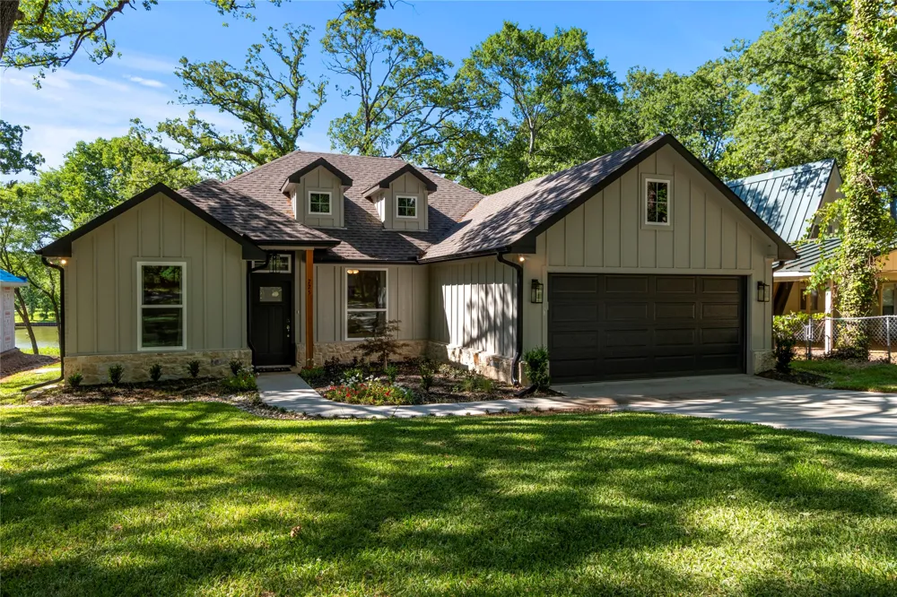 225 Ben Lacy Drive Gun Barrel City, TX 75156