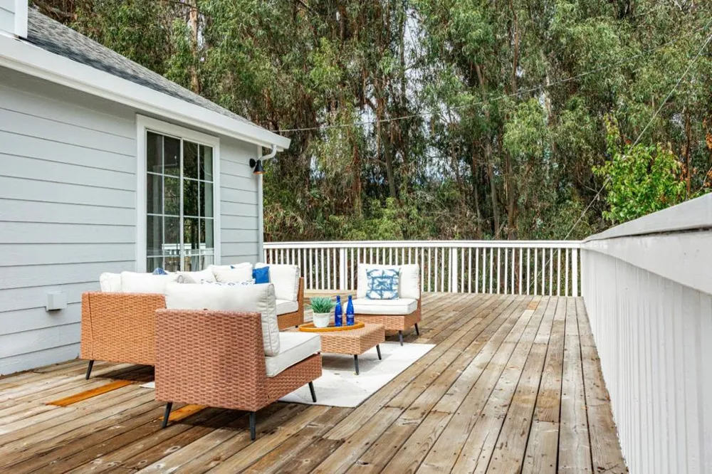 1100 Spring Hills Drive Watsonville, CA 95076