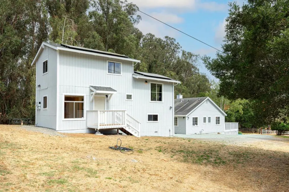 1100 Spring Hills Drive Watsonville, CA 95076