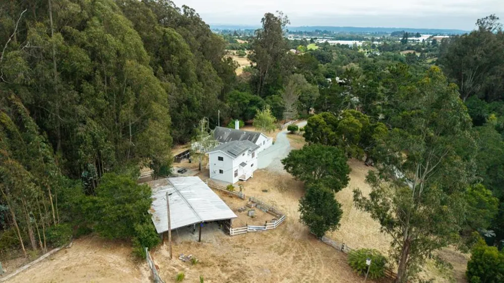 1100 Spring Hills Drive Watsonville, CA 95076