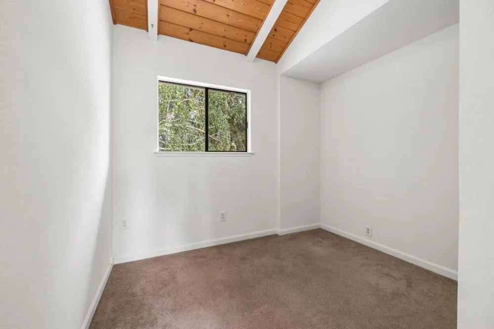 1100 Spring Hills Drive Watsonville, CA 95076