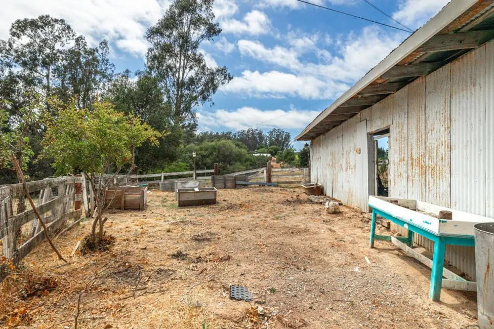 1100 Spring Hills Drive Watsonville, CA 95076