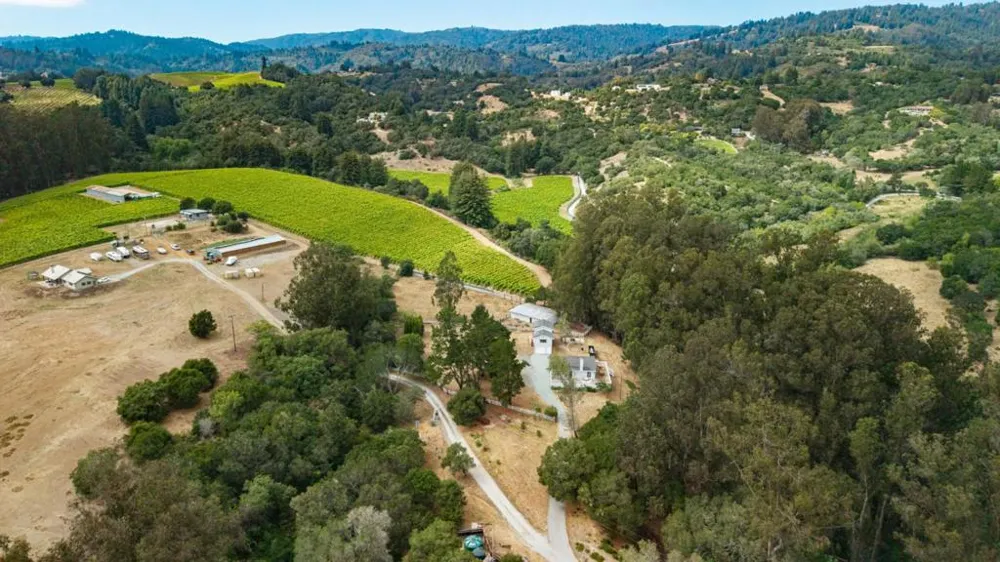 1100 Spring Hills Drive Watsonville, CA 95076