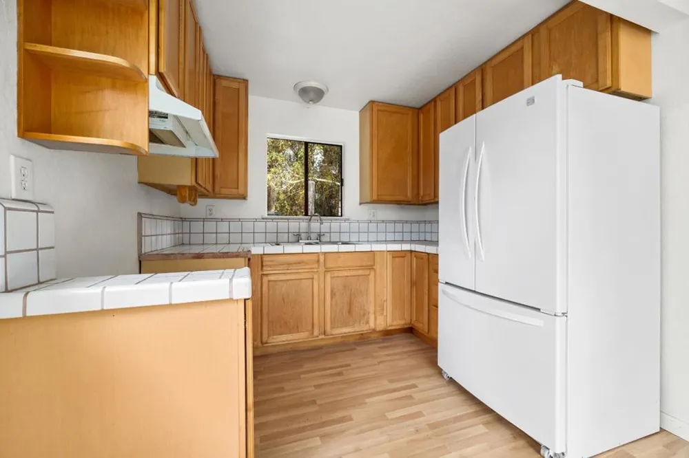 1100 Spring Hills Drive Watsonville, CA 95076