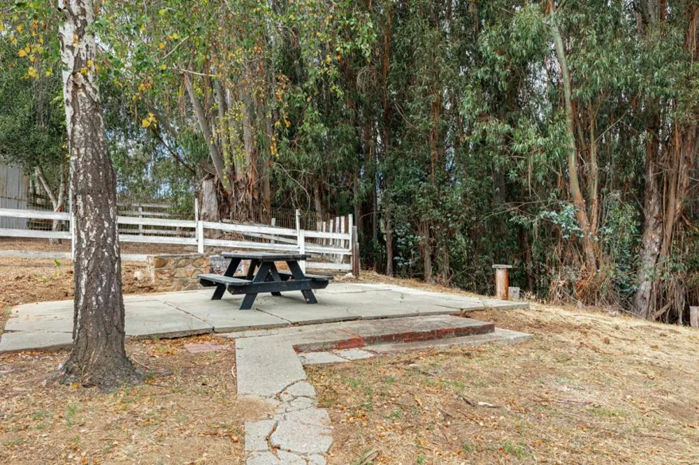 1100 Spring Hills Drive Watsonville, CA 95076