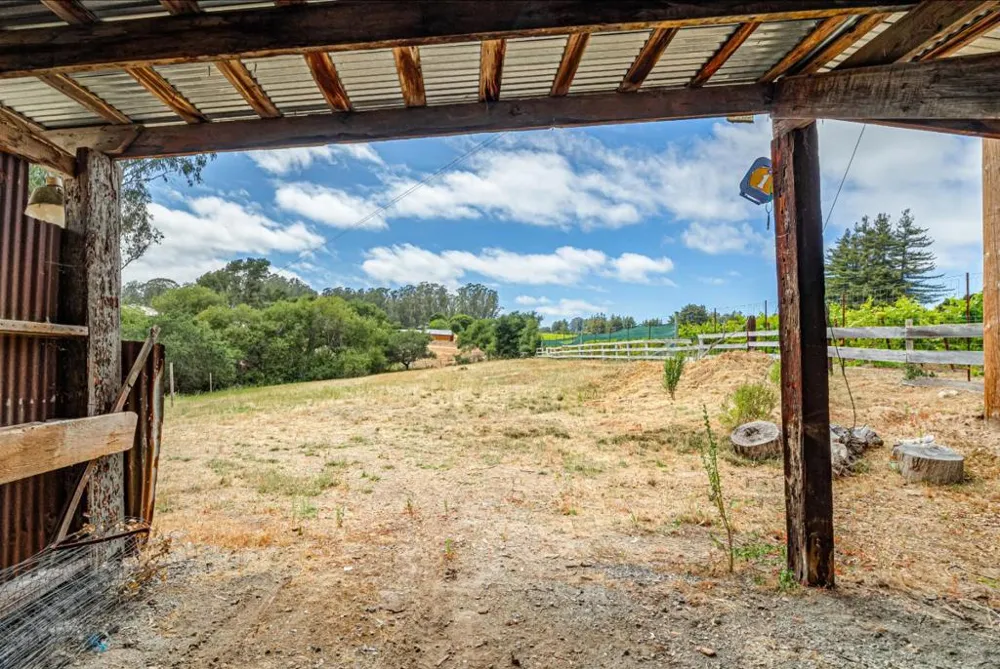 1100 Spring Hills Drive Watsonville, CA 95076
