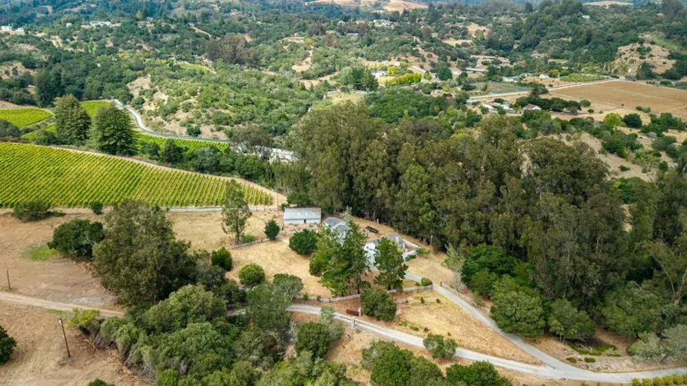 1100 Spring Hills Drive Watsonville, CA 95076