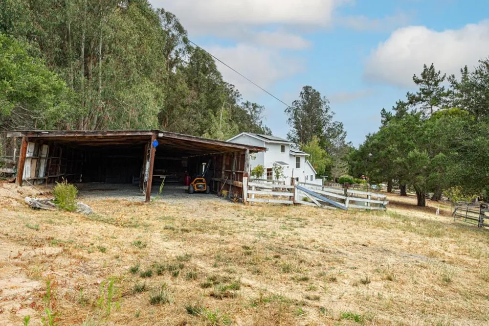 1100 Spring Hills Drive Watsonville, CA 95076