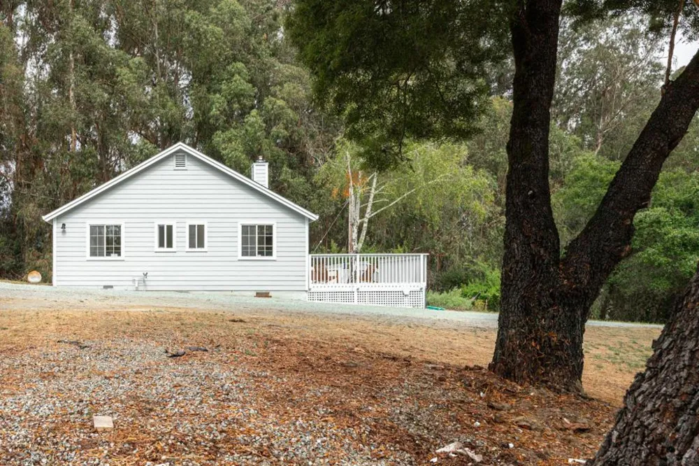 1100 Spring Hills Drive Watsonville, CA 95076