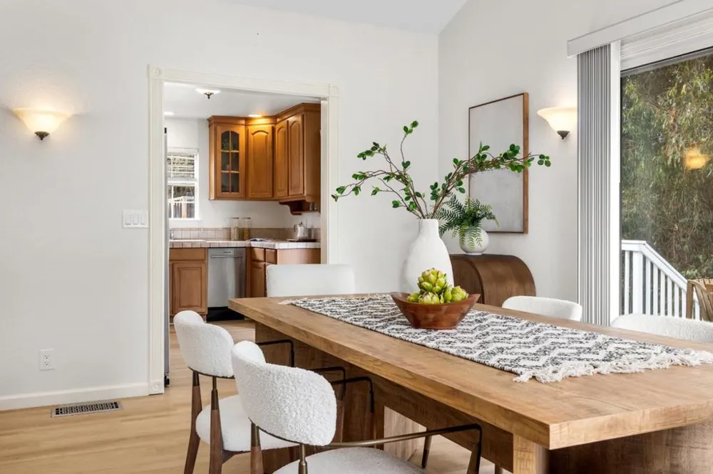 1100 Spring Hills Drive Watsonville, CA 95076