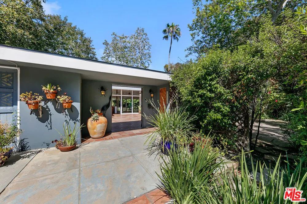 6328 Frondosa Drive Malibu, CA 90265
