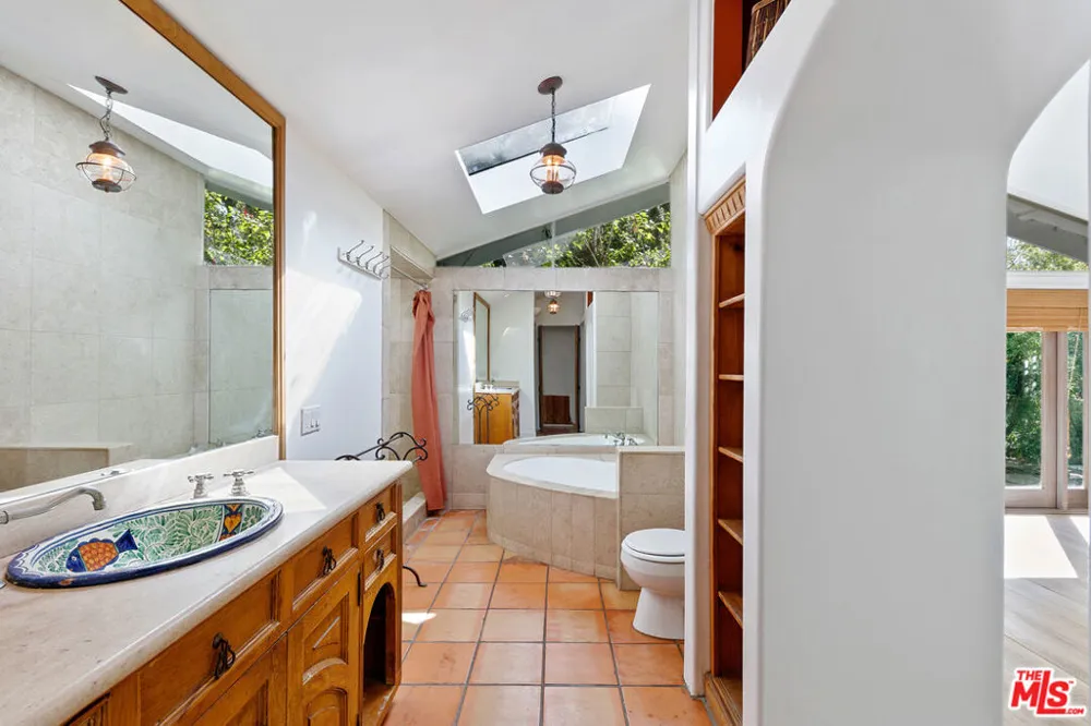 6328 Frondosa Drive Malibu, CA 90265