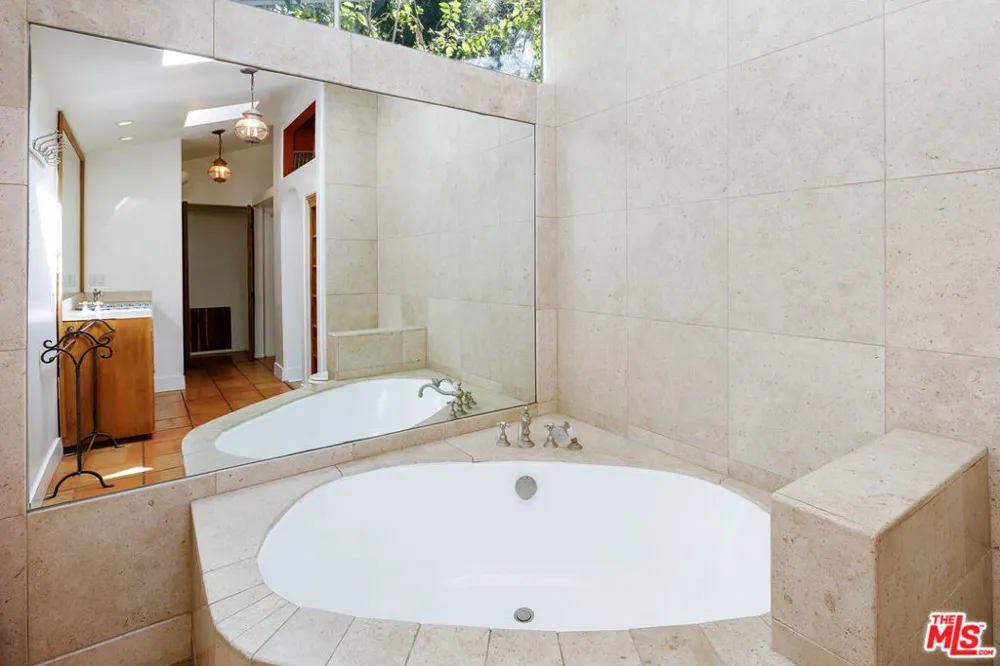 6328 Frondosa Drive Malibu, CA 90265