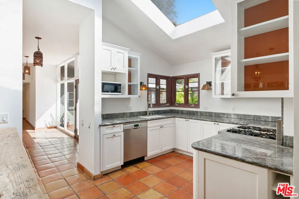 6328 Frondosa Drive Malibu, CA 90265