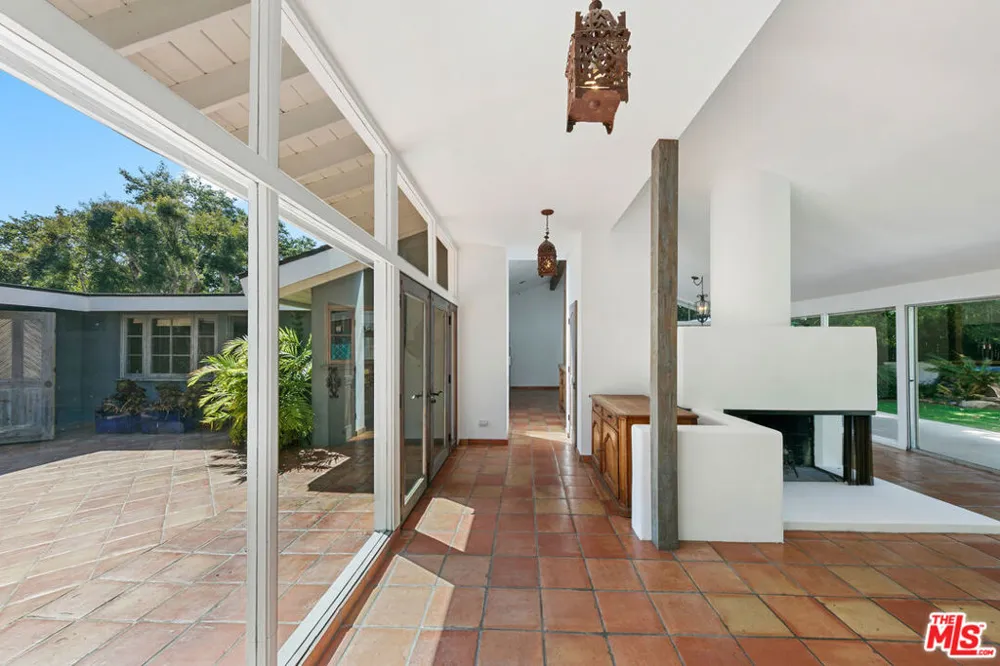 6328 Frondosa Drive Malibu, CA 90265