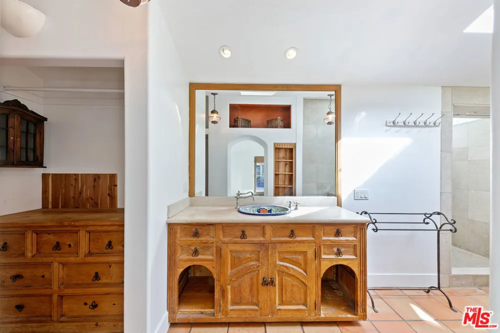 6328 Frondosa Drive Malibu, CA 90265