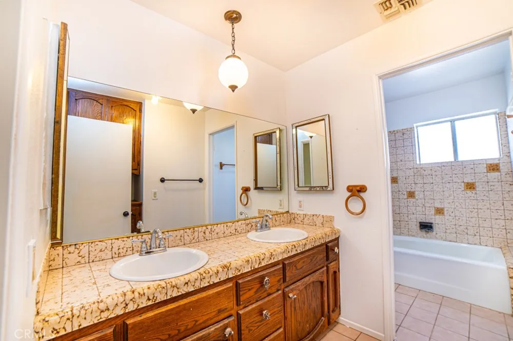 13426 4th Yucaipa, CA 92399