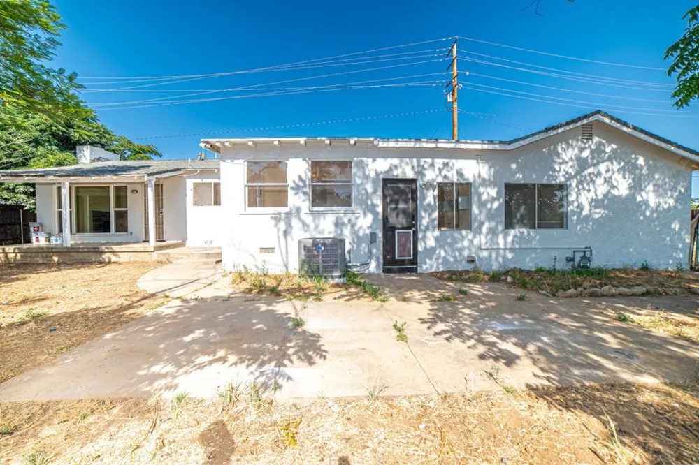 13426 4th Yucaipa, CA 92399