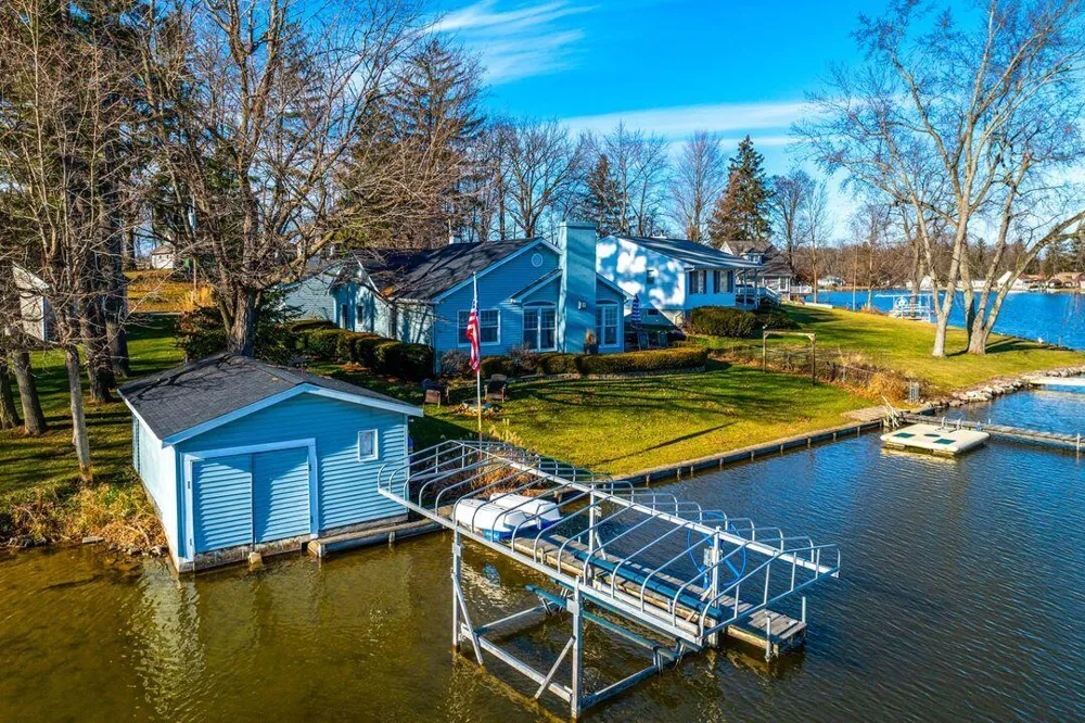 51479 Summit Street Paw Paw, MI 49079