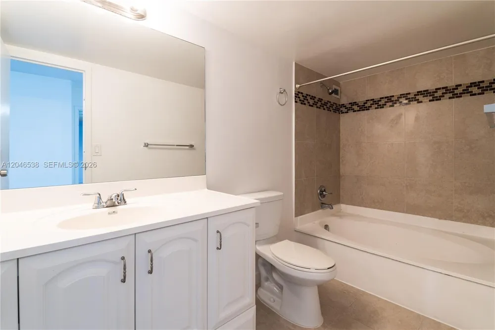 1000 Parkview Dr #302 Hallandale Beach, FL 33009