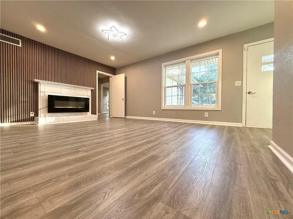 302 Smith Street Gonzales, TX 78629