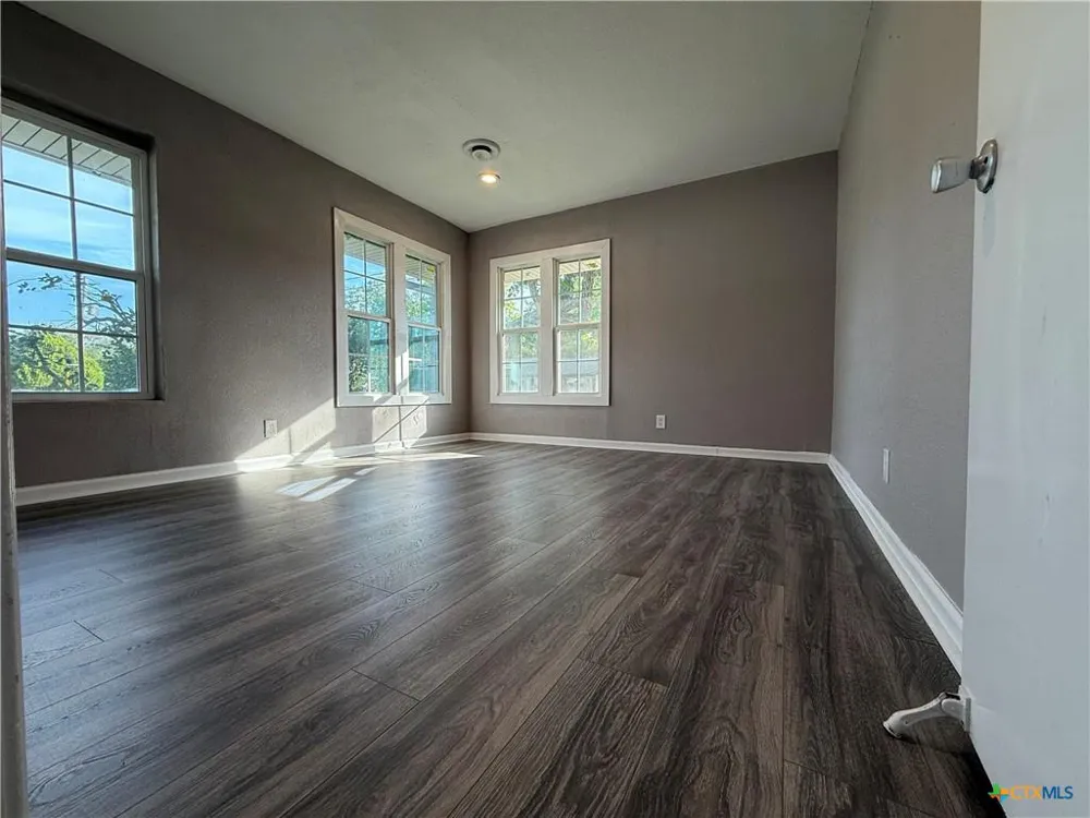 302 Smith Street Gonzales, TX 78629