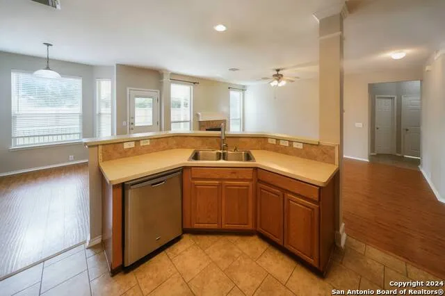 4736 GREEN BLUFF DR Schertz, TX 78154