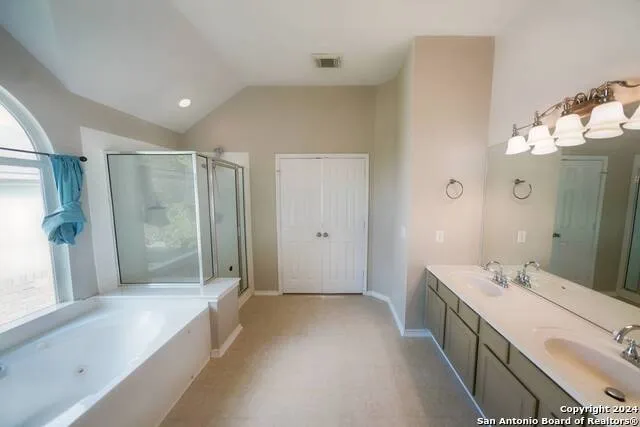 4736 GREEN BLUFF DR Schertz, TX 78154