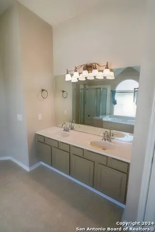 4736 GREEN BLUFF DR Schertz, TX 78154