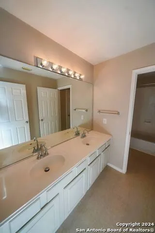 4736 GREEN BLUFF DR Schertz, TX 78154
