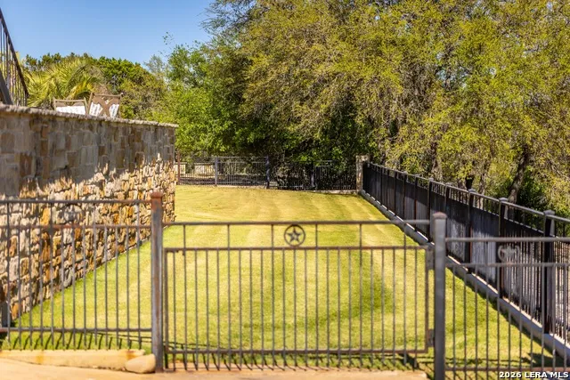 6110 STATE HIGHWAY 173 N Hondo, TX 78861