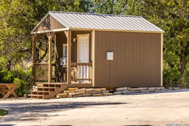 6110 STATE HIGHWAY 173 N Hondo, TX 78861
