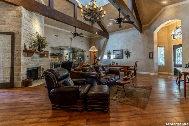 6110 STATE HIGHWAY 173 N Hondo, TX 78861