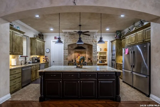 6110 STATE HIGHWAY 173 N Hondo, TX 78861