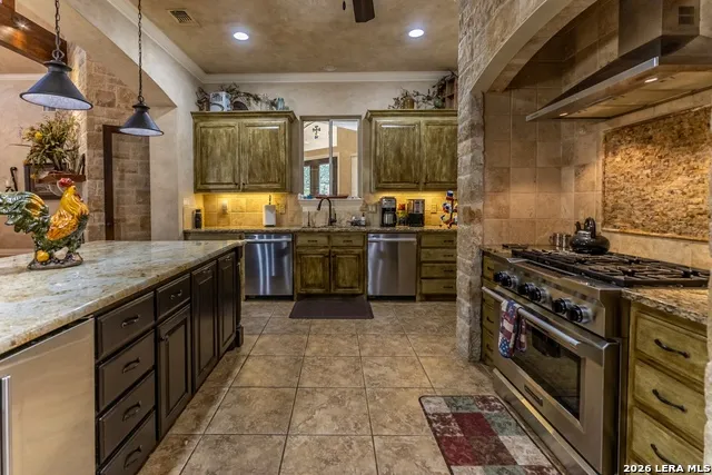 6110 STATE HIGHWAY 173 N Hondo, TX 78861