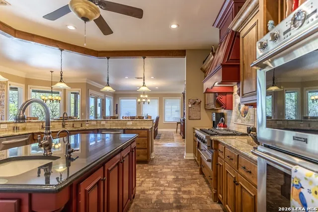 6110 STATE HIGHWAY 173 N Hondo, TX 78861