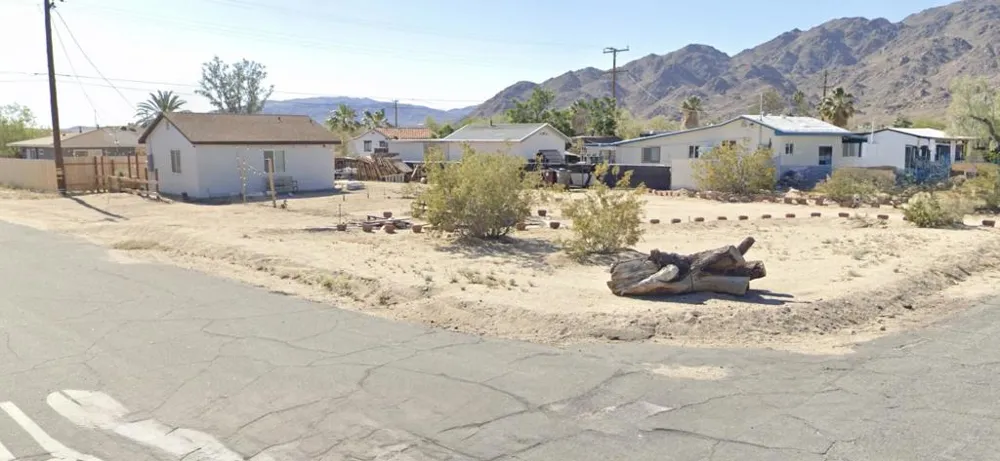 72425 Cactus Drive 29 Palms, CA 92277
